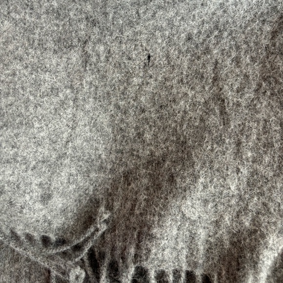 Pure Wool Scarf - Picture 4 of 7